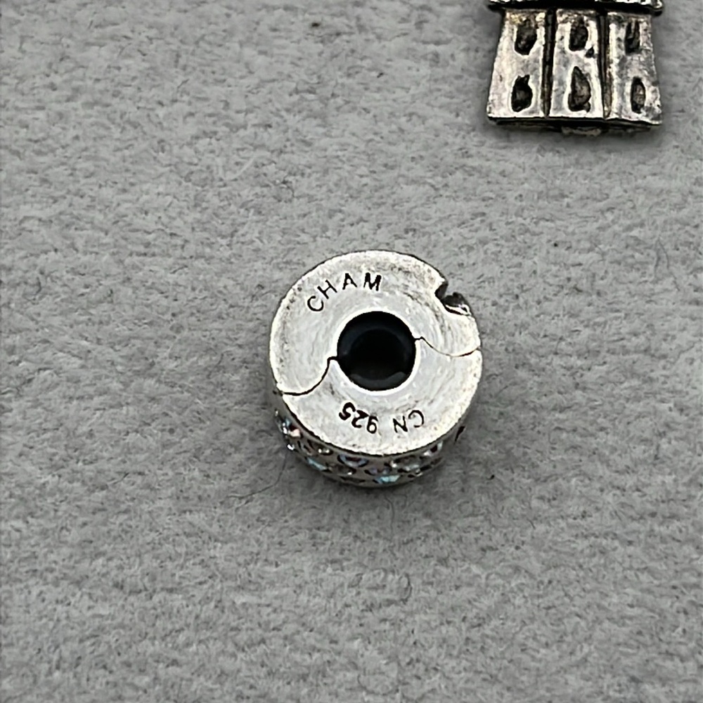Lot of tested sterling silver charms ready to add to your charm bracelet resale - Picture 7 of 13
